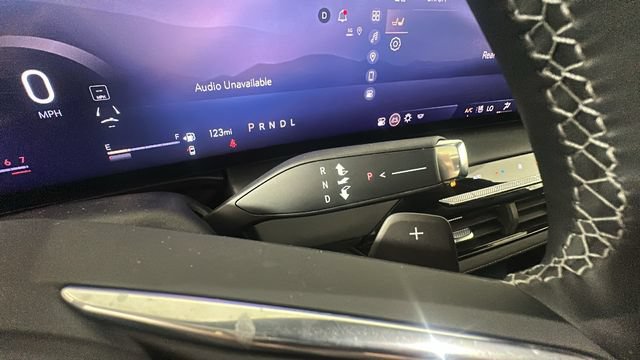 Used 2025 Buick Enclave Avenir w/ Trailering Package, 5000 lbs. FWD image 21