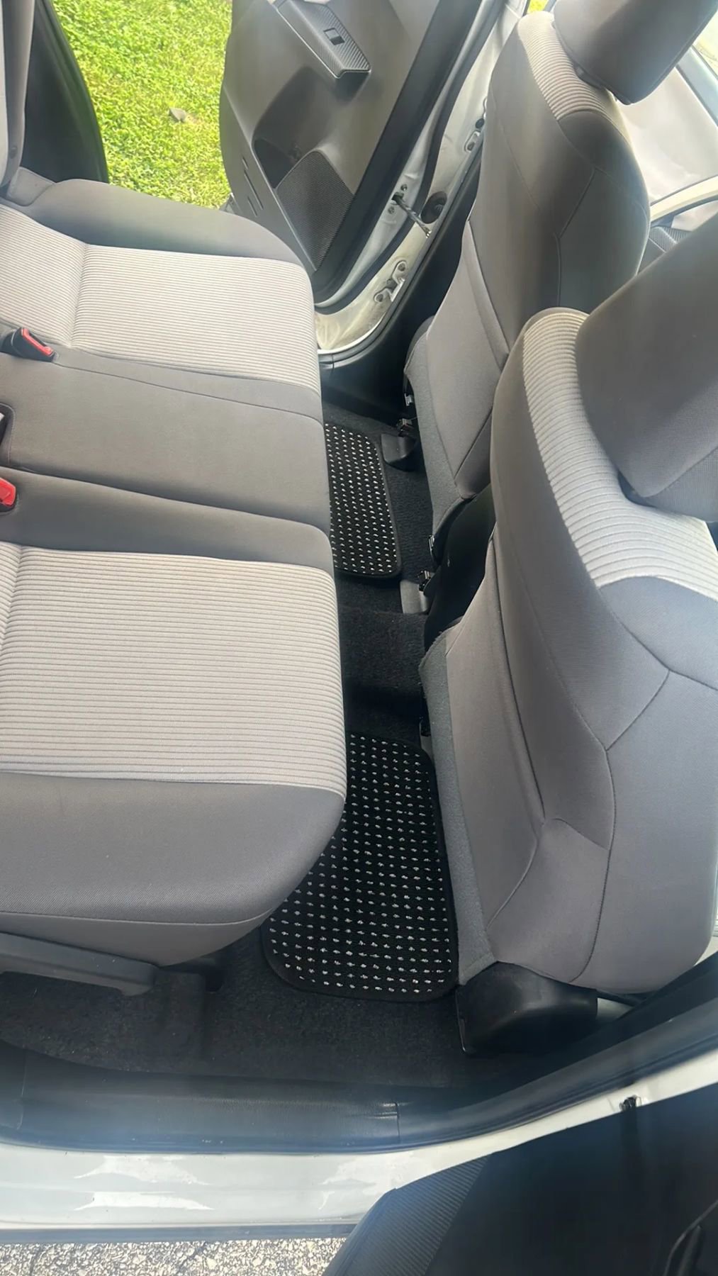 Used 2015 Toyota RAV4 LE image 39
