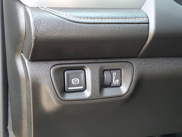 Used 2017 GMC Acadia SLE w/ Driver Alert Package I image 8