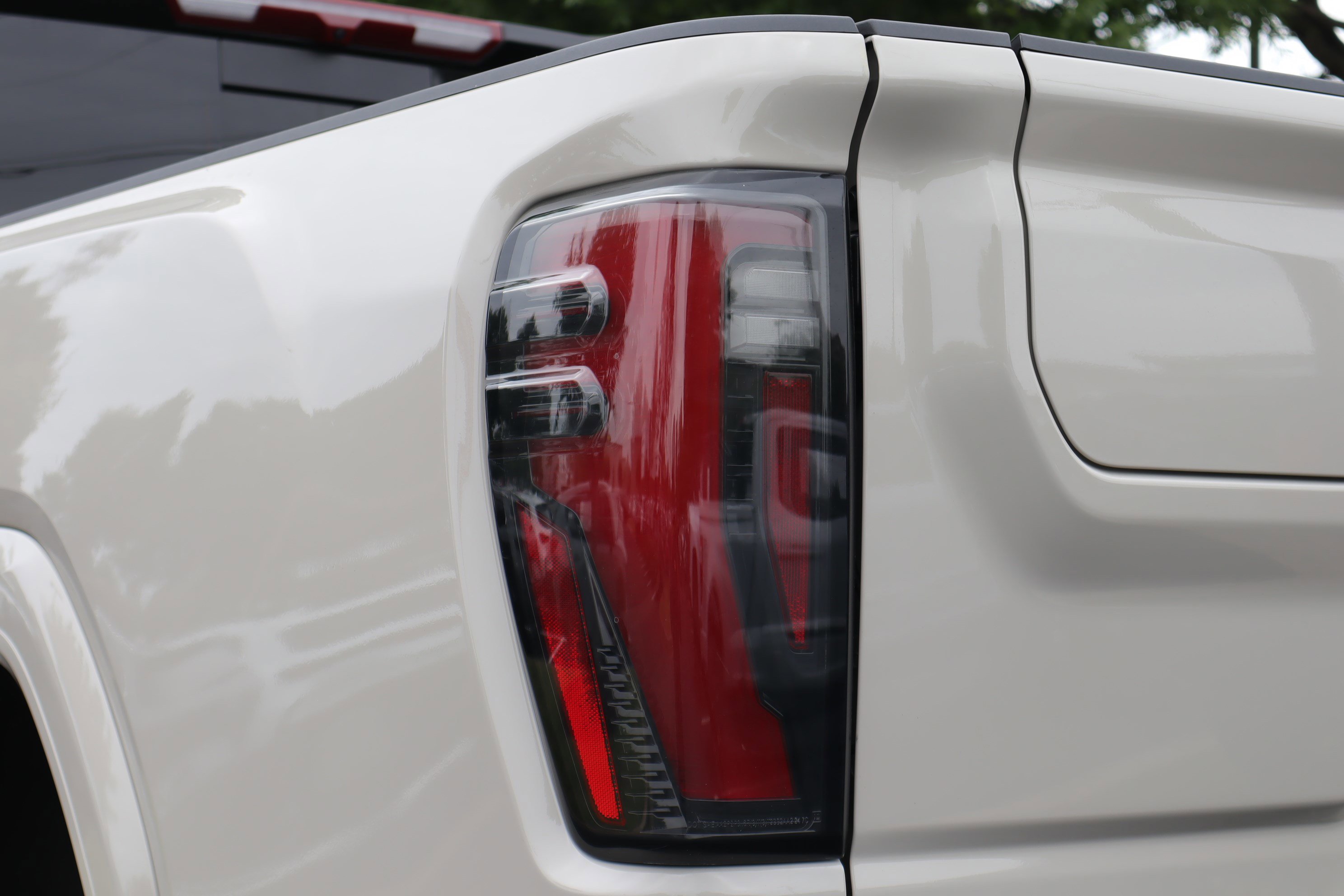 Used 2026 GMC Sierra 2500 AT4 w/ LPO, Black Badging Package AWD/4WD image 38