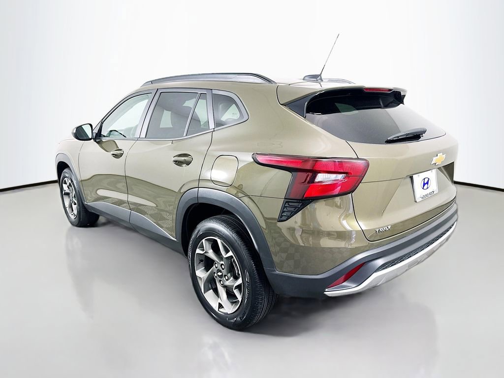 Used 2024 Chevrolet Trax LT image 7