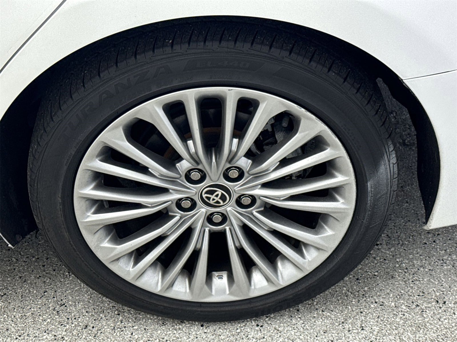 Used 2020 Toyota Avalon Limited image 46