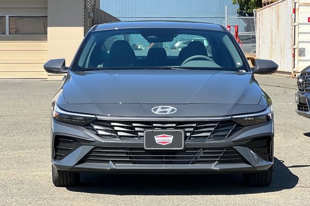 New 2026 Hyundai Elantra Hybrid FWD image 3