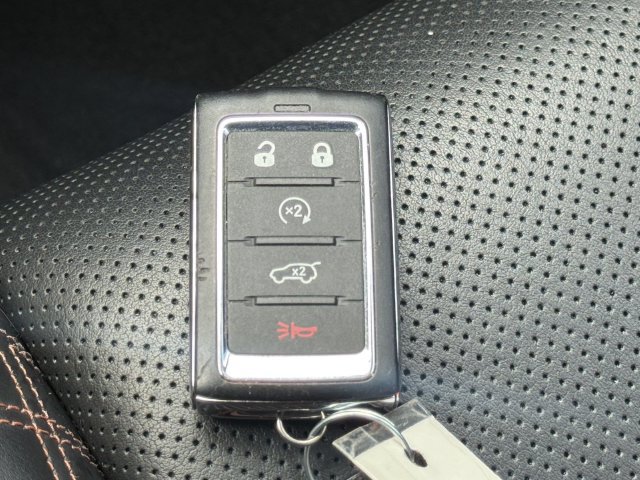 Used 2025 Jeep Grand Cherokee Summit w/ Obsidian Package AWD/4WD image 30