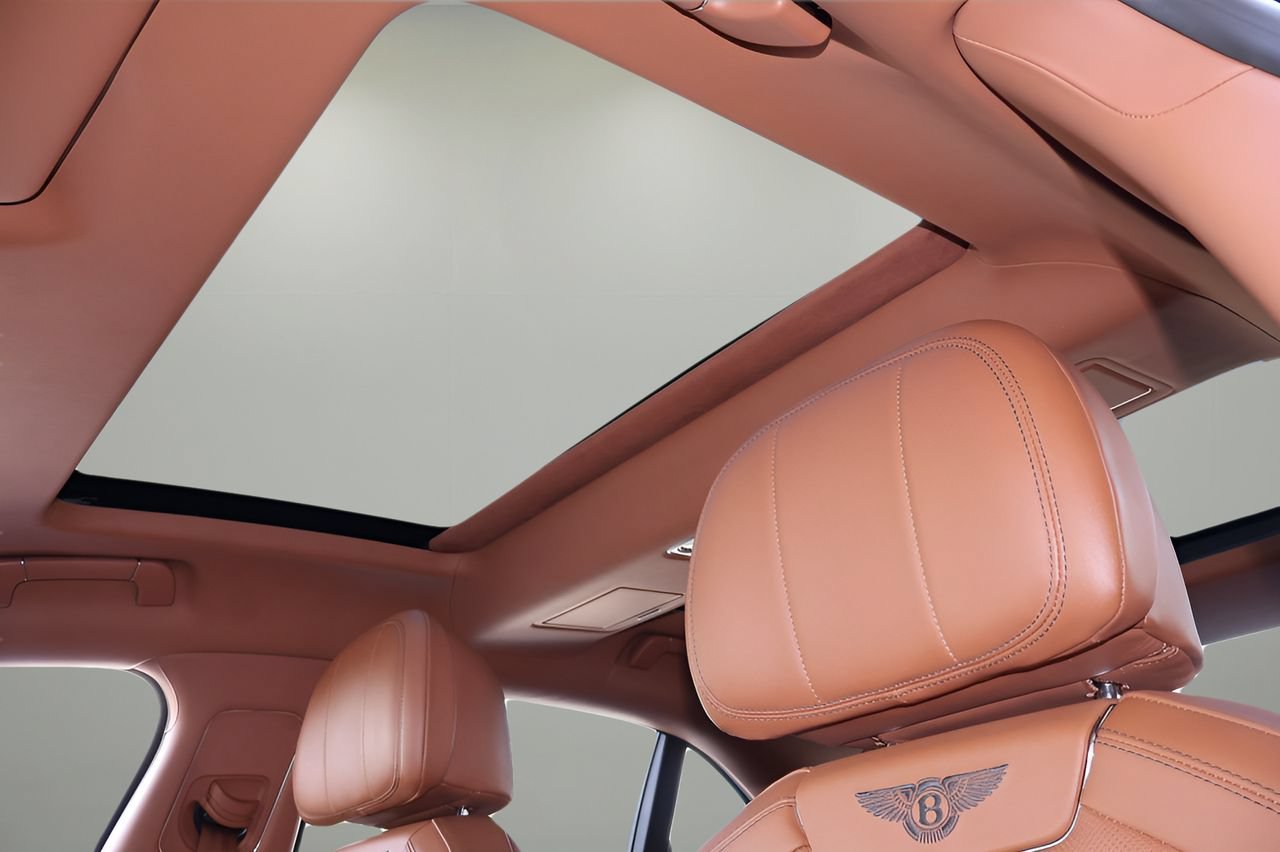 Used 2024 Bentley Flying Spur V8 AWD/4WD image 31