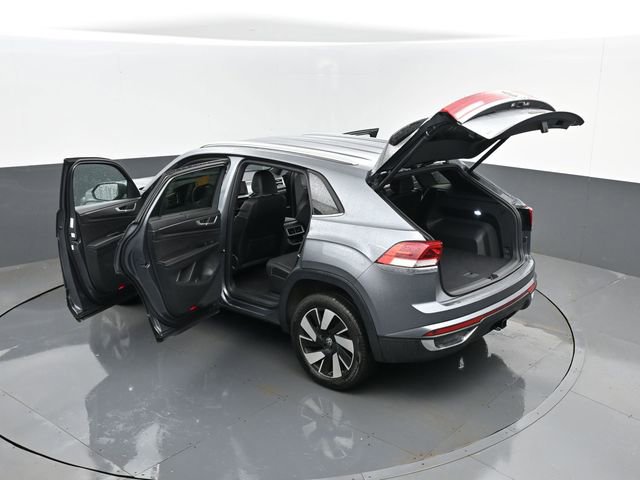 Used 2025 Volkswagen Atlas Cross Sport SE image 28