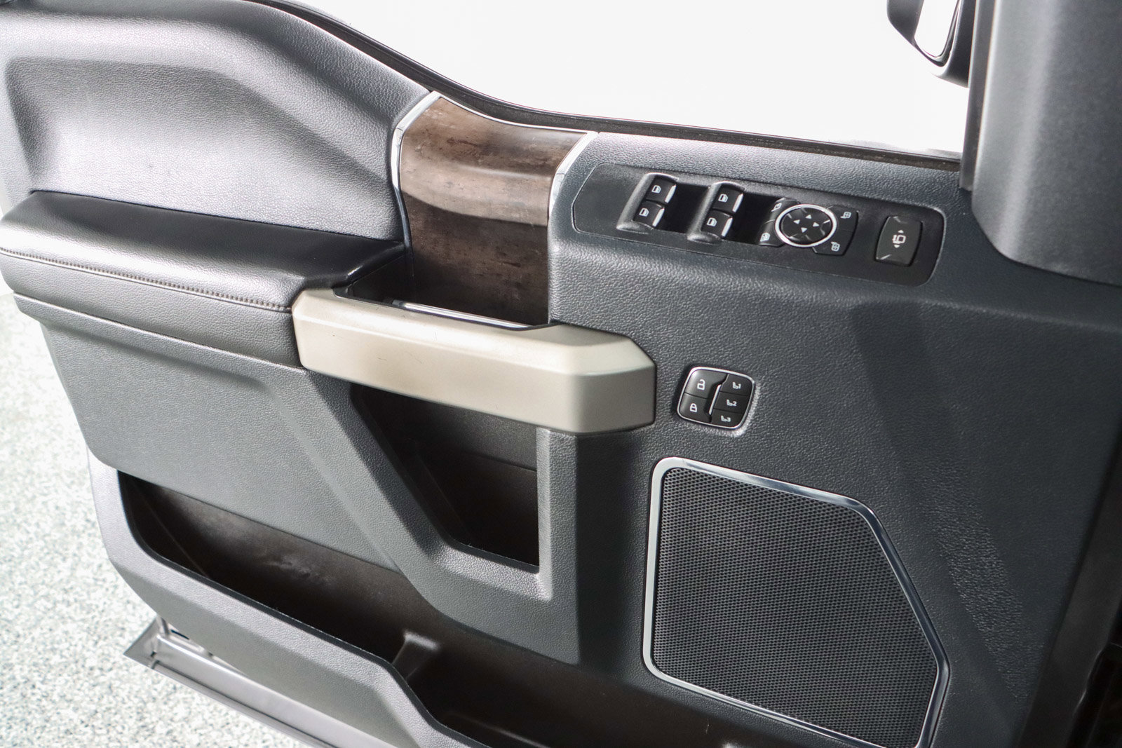 Used 2022 Ford F250 Lariat w/ Lariat Ultimate Package image 25