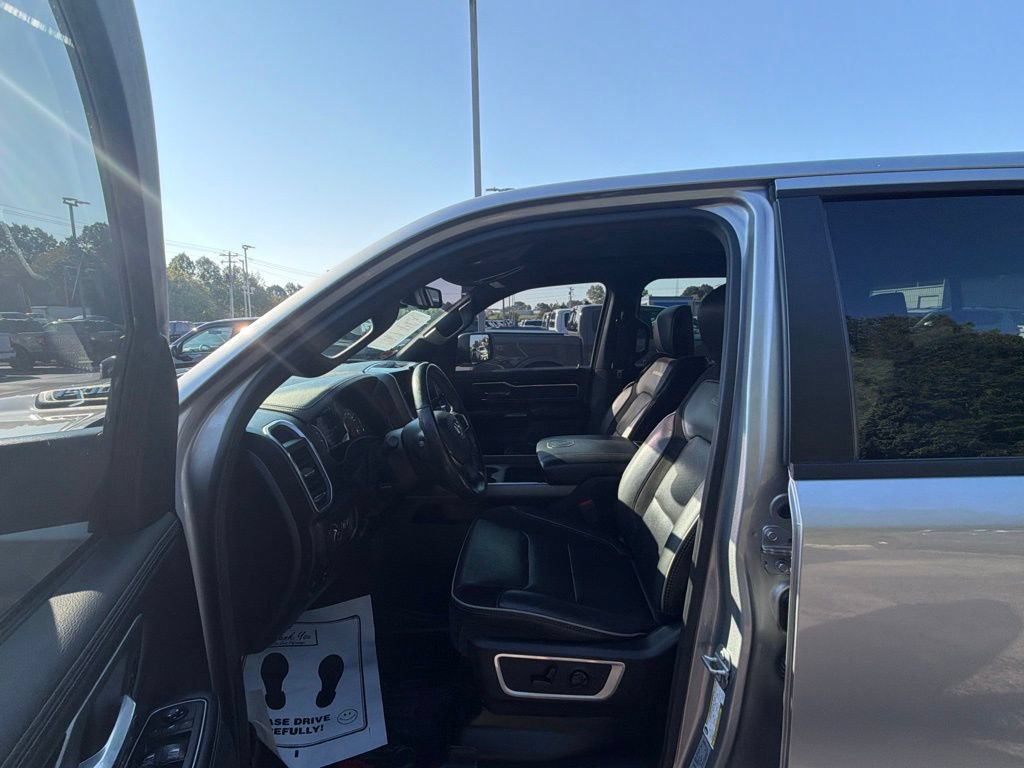 Used 2020 RAM 1500 Laramie w/ Sport Appearance Package AWD/4WD image 17