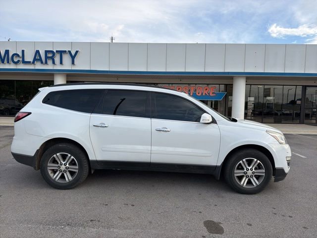 Used 2017 Chevrolet Traverse LT w/ Traveler's Package image 3