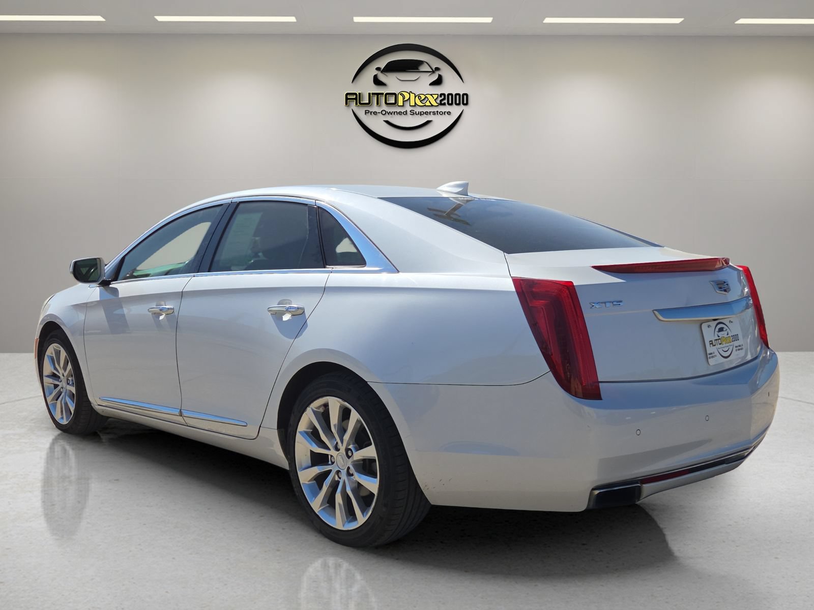 Used 2016 Cadillac XTS Luxury FWD image 5