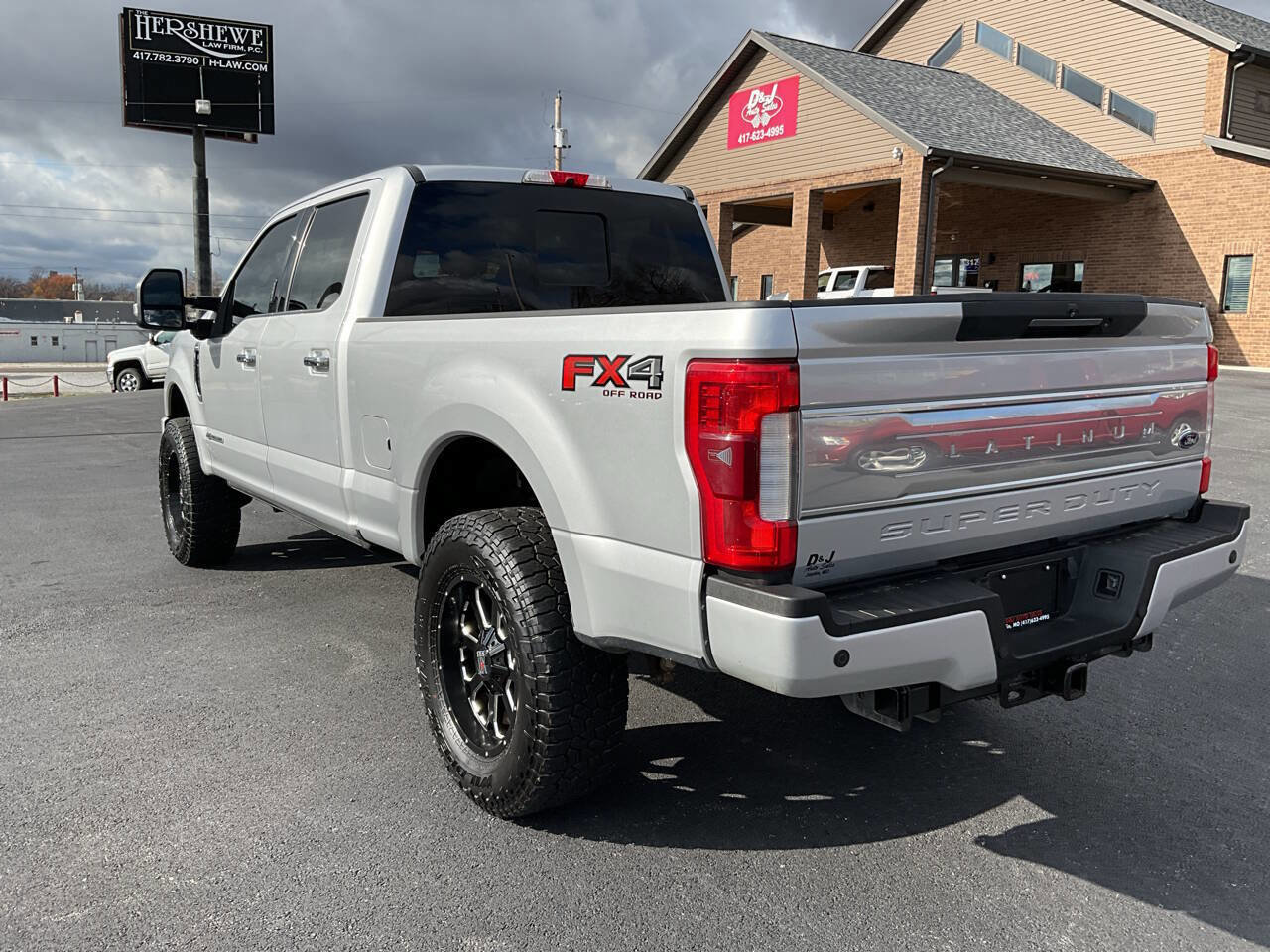 Used 2017 Ford F250 Platinum w/ Platinum Ultimate Package image 3