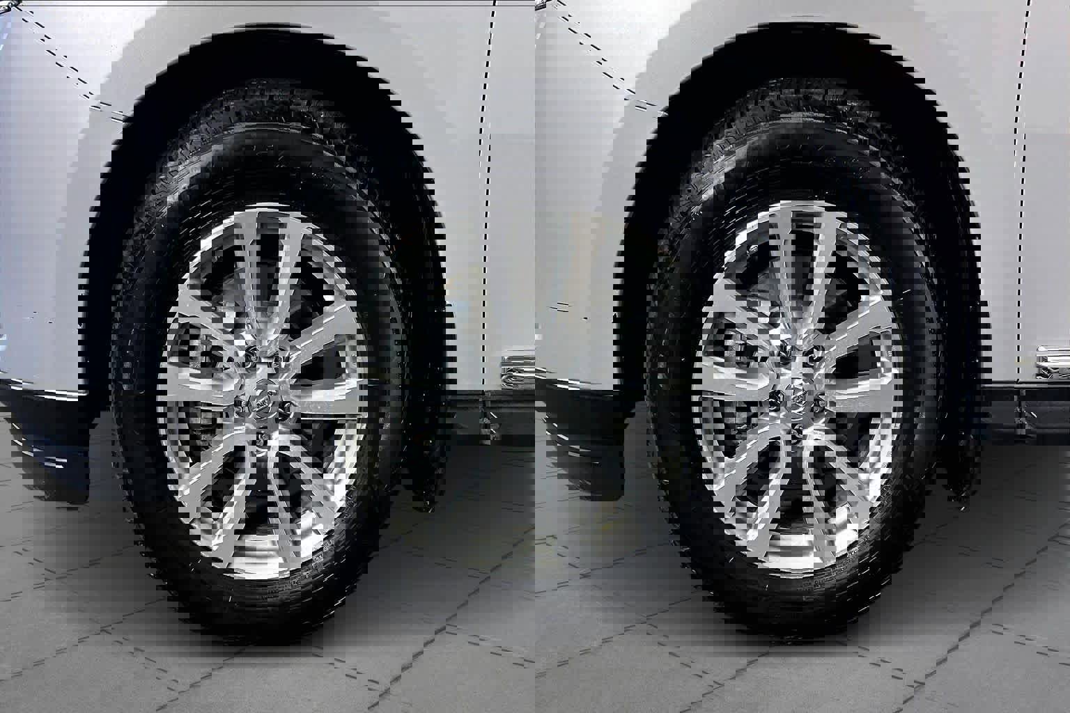 Used 2015 Nissan Pathfinder SL w/ Trailer Tow Package image 10