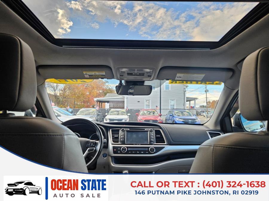Used 2017 Toyota Highlander XLE image 17