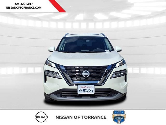 Used 2023 Nissan Rogue SV w/ SV Premium B Package FWD image 2