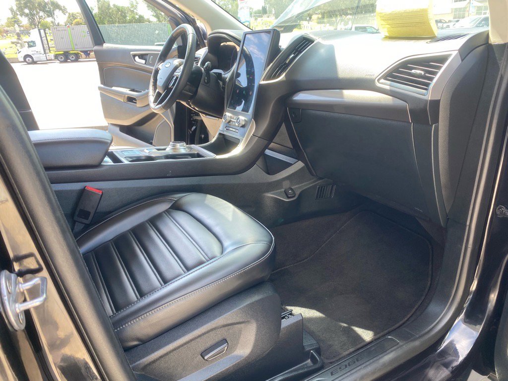 Used 2024 Ford Edge SEL image 33