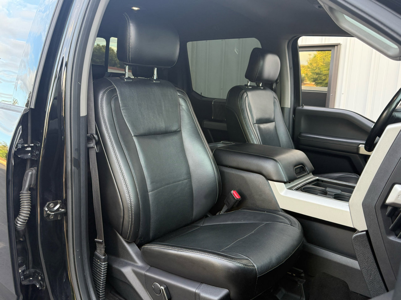 Used 2017 Ford F250 Lariat w/ Lariat Value Package image 26