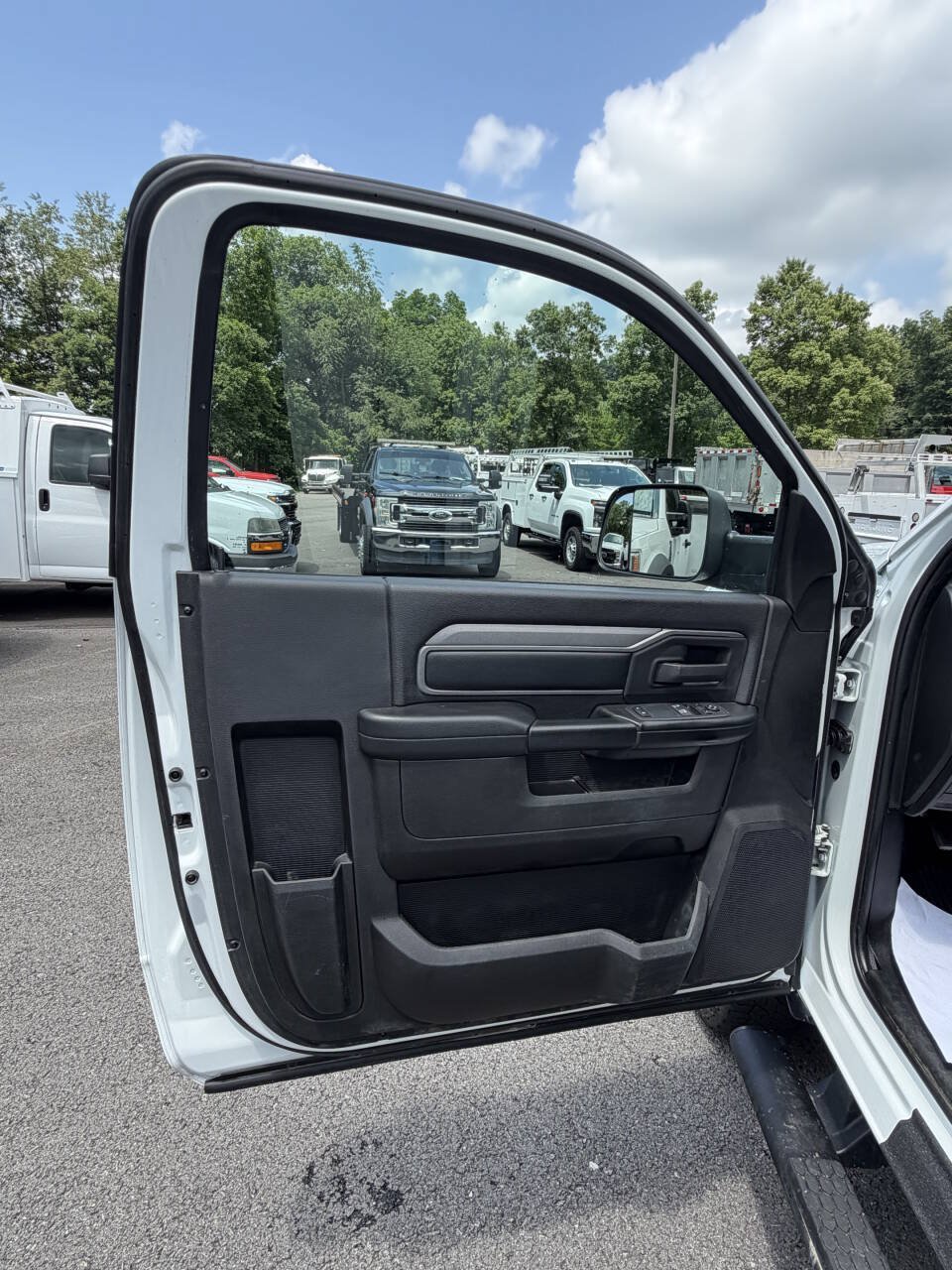 Used 2022 RAM 3500 Tradesman AWD/4WD image 31