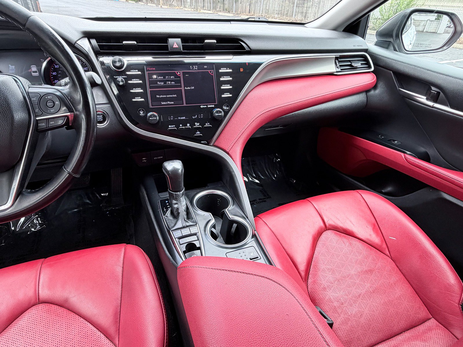 Used 2019 Toyota Camry XSE FWD image 11