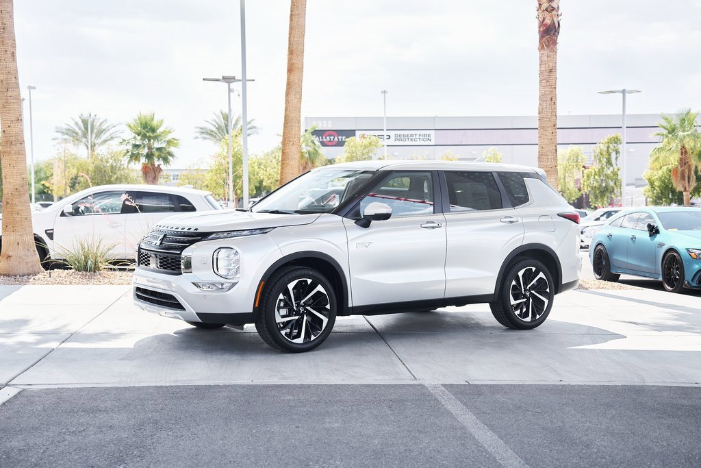 New 2025 Mitsubishi Outlander SE image 4