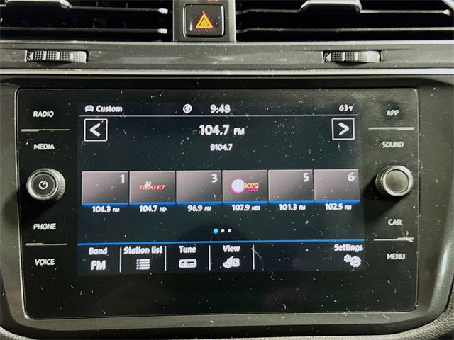 Used 2020 Volkswagen Tiguan SE w/ Panoramic Sunroof Package image 20