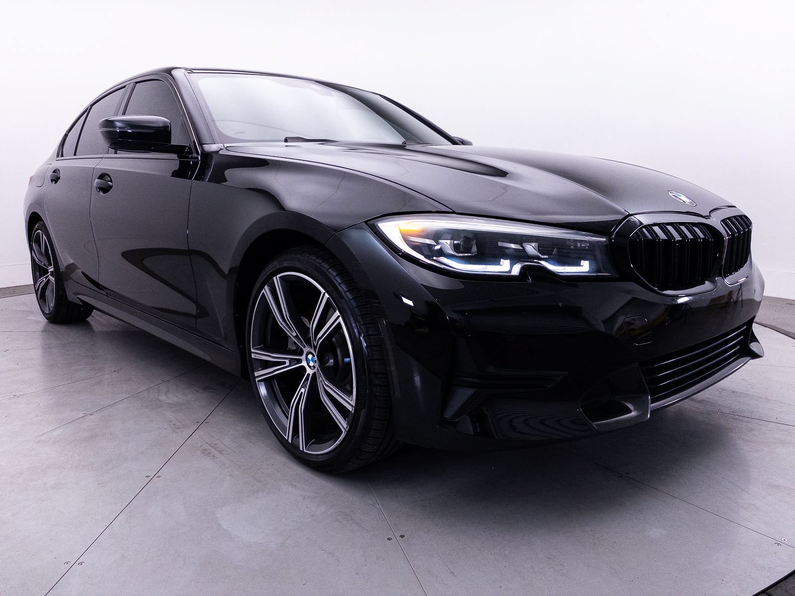 Used 2022 BMW 330i Sedan w/ Premium Package 2 RWD image 13