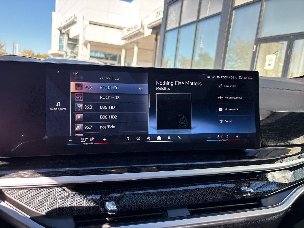 Certified 2024 BMW X5 xDrive50e w/ Executive Package AWD/4WD image 12