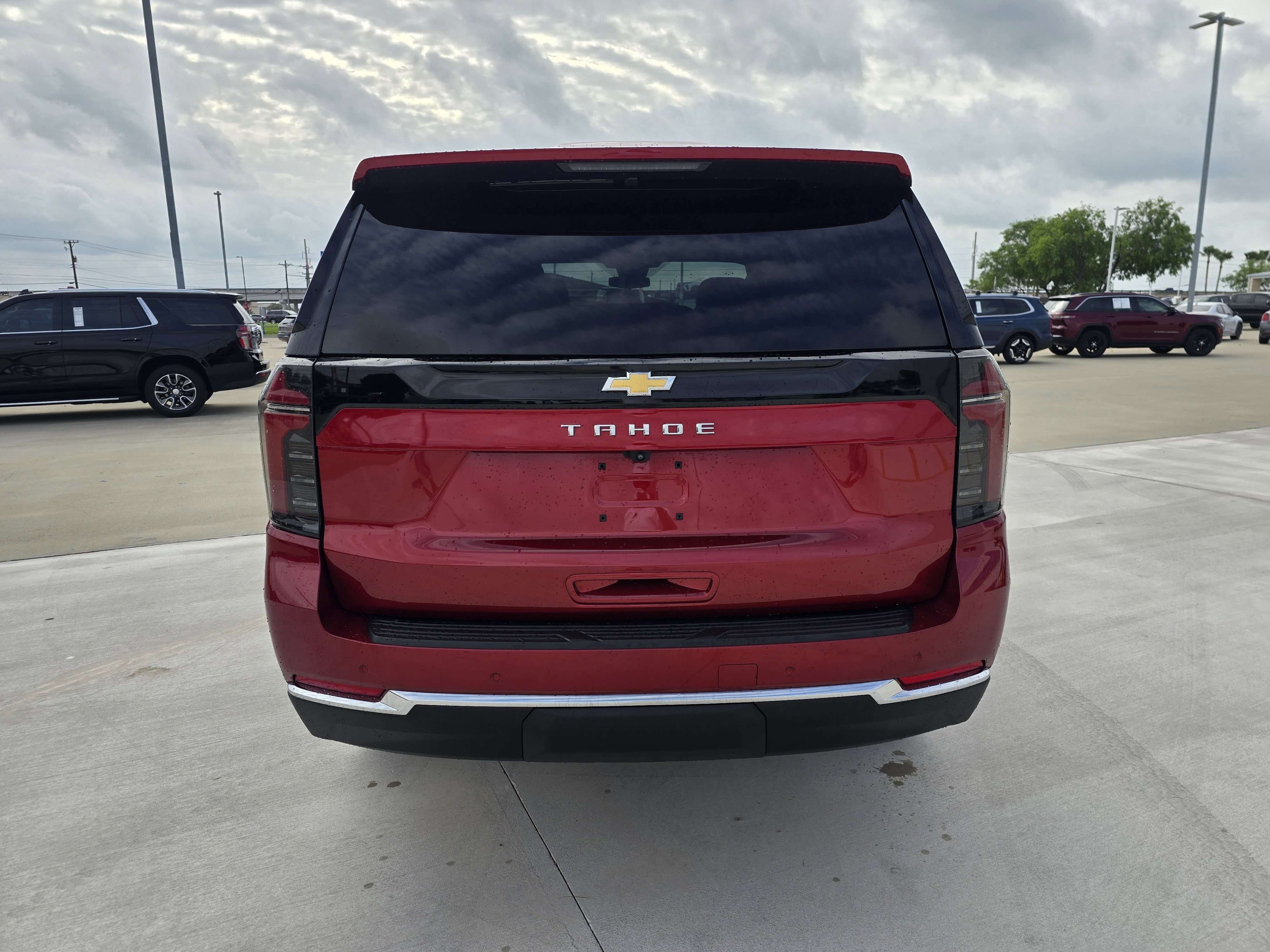 Used 2025 Chevrolet Tahoe LS image 4