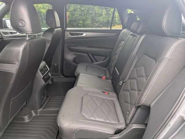 Used 2024 Volkswagen Atlas Cross Sport SE FWD image 15