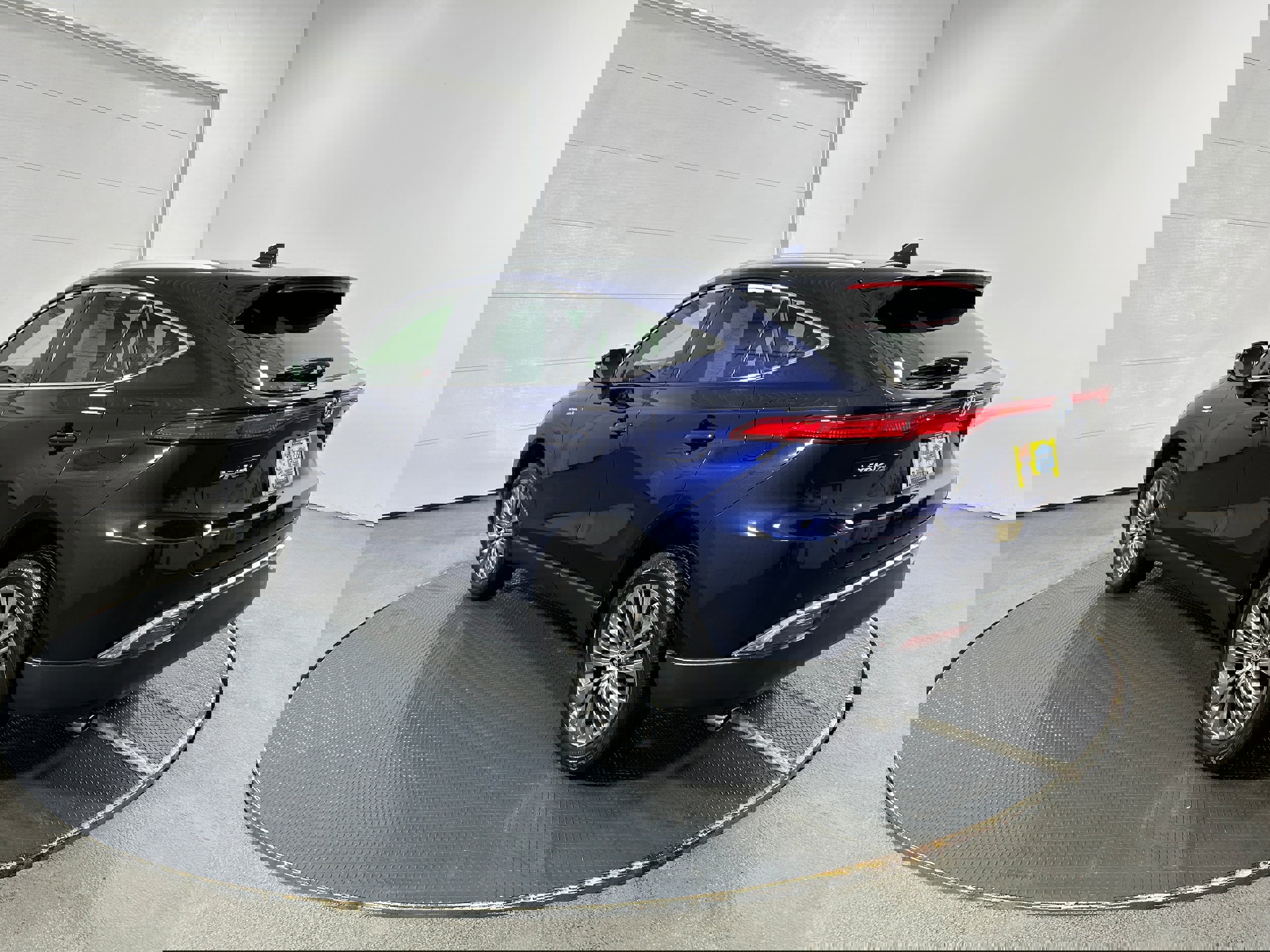 Used 2021 Toyota Venza Limited image 20