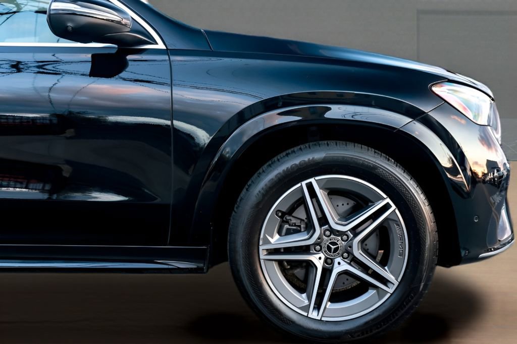 Used 2024 Mercedes-Benz GLE 450e 4MATIC w/ AMG Line Exterior image 17