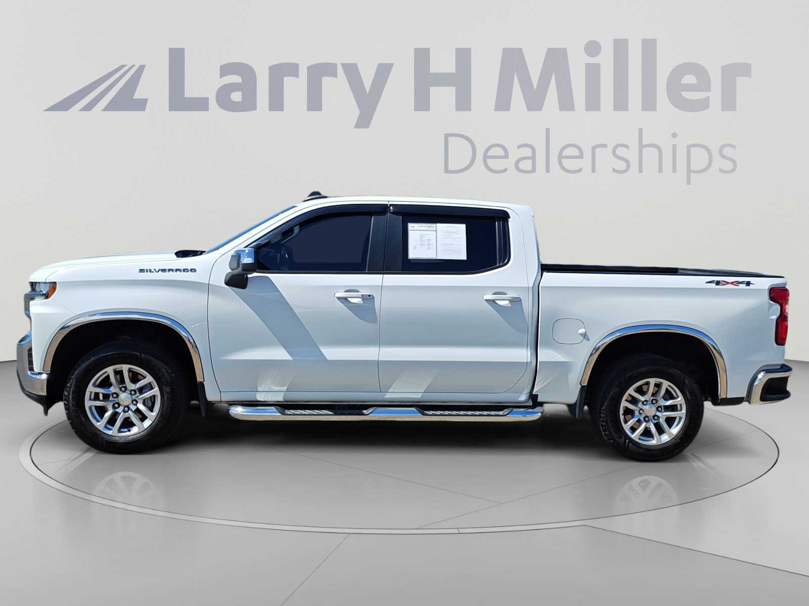 Used 2021 Chevrolet Silverado 1500 LT w/ Bed Protection Package AWD/4WD image 2
