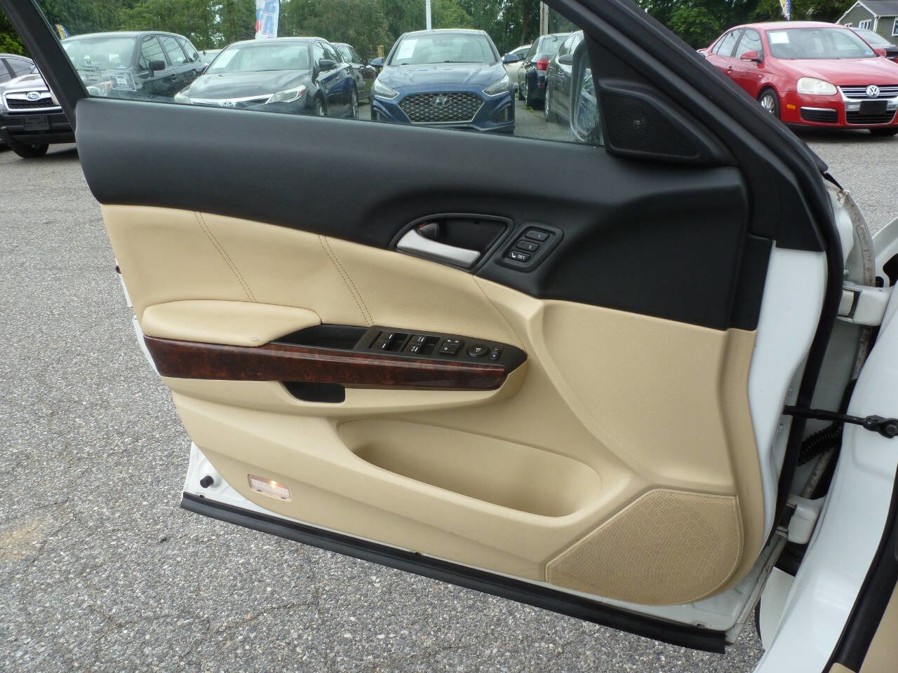 Used 2010 Honda Crosstour EX-L image 26