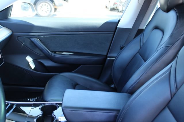 Used 2018 Tesla Model 3 Long Range RWD image 25