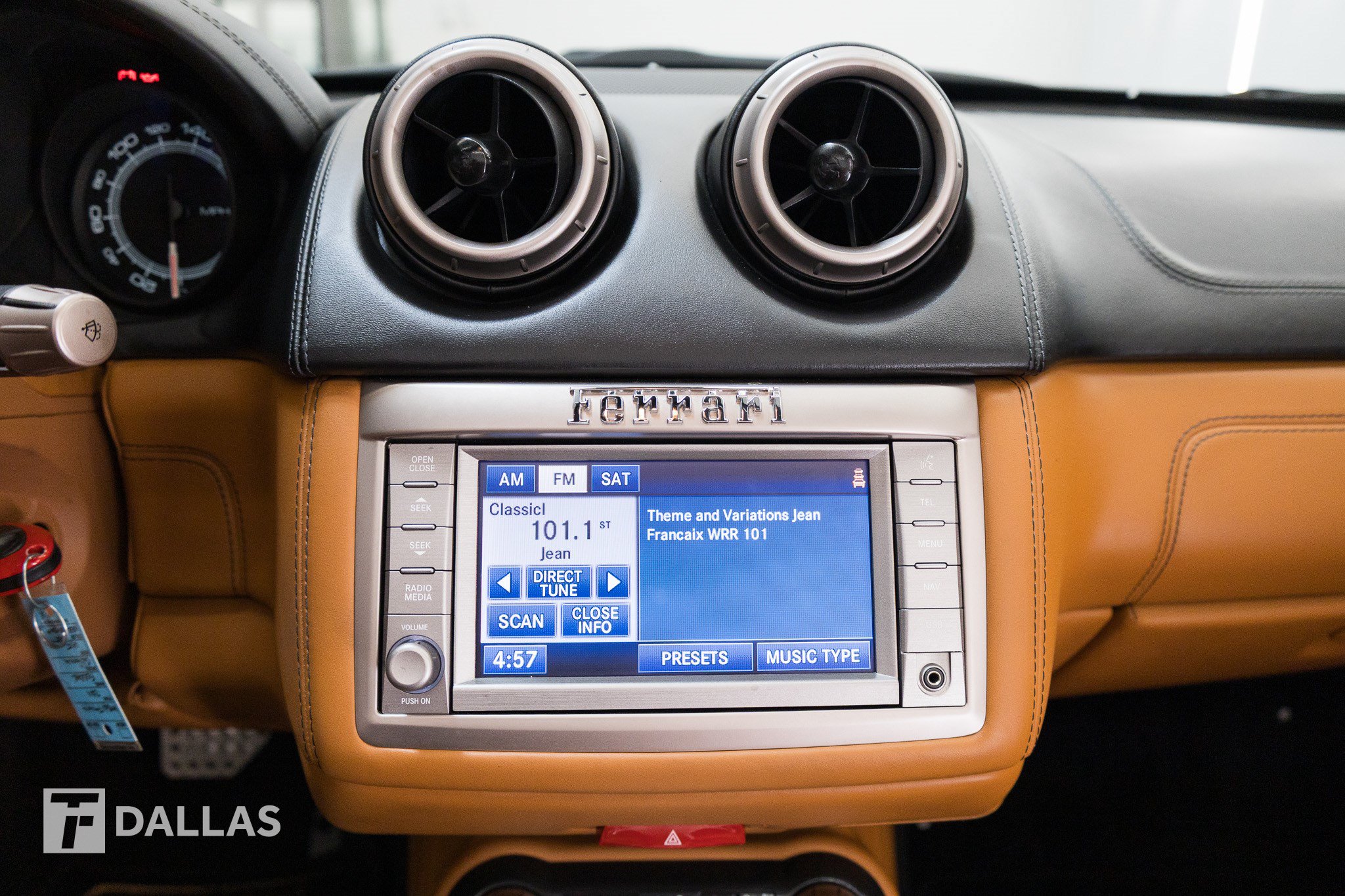 Used 2011 Ferrari California RWD image 30
