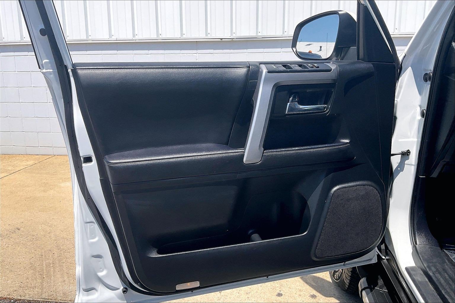 Used 2024 Toyota 4Runner SR5 Premium w/ Moonroof Package AWD/4WD image 28