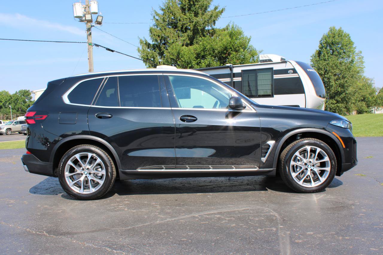 Used 2026 BMW X5 xDrive40i AWD/4WD image 3