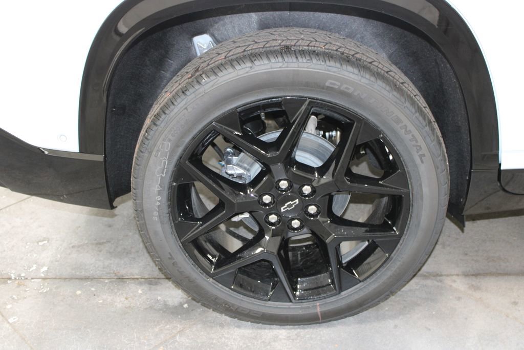 New 2026 Chevrolet Traverse RS w/ LPO, Floor Liner Package FWD image 62