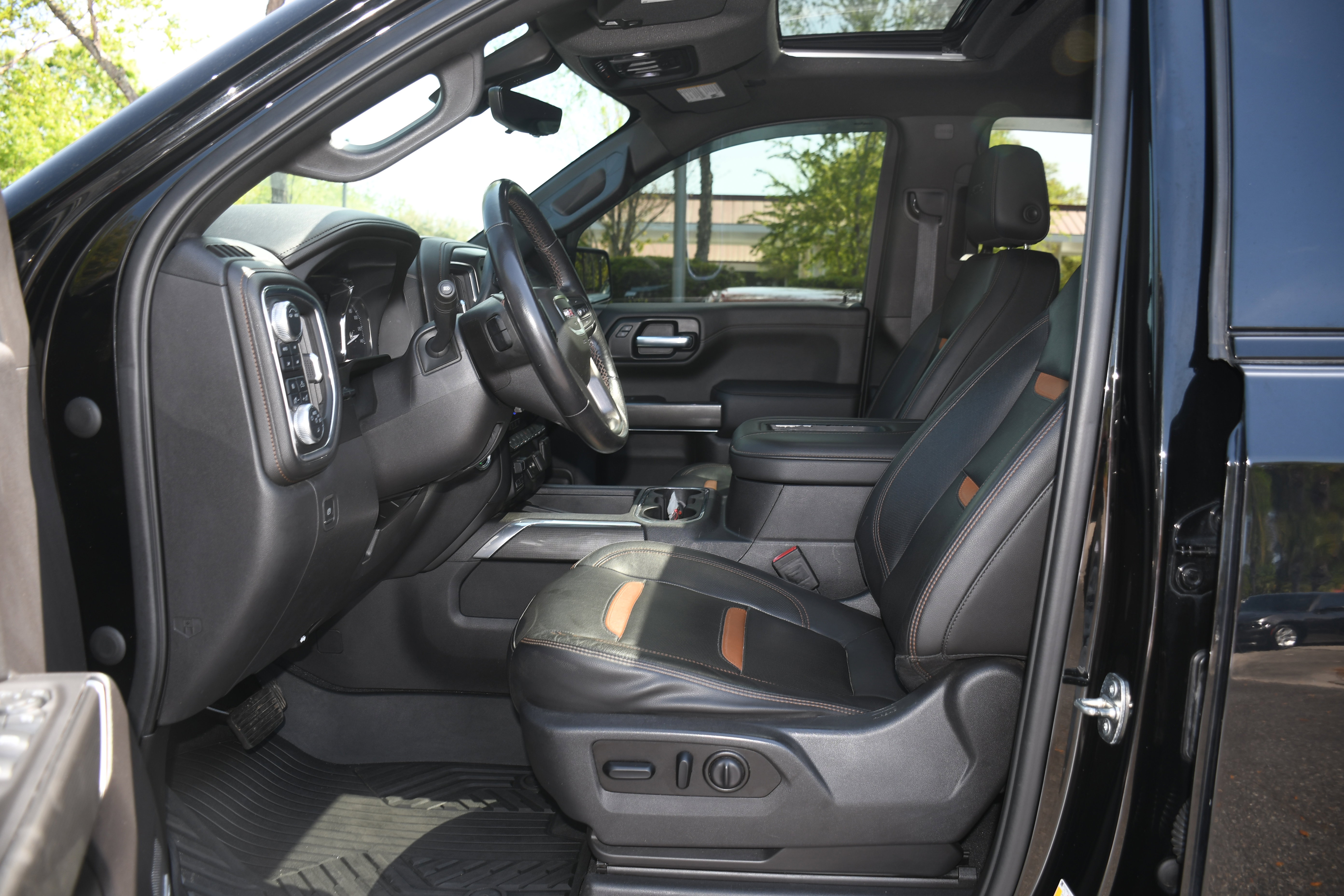 Used 2020 GMC Sierra 1500 AT4 w/ AT4 Premium Package image 8
