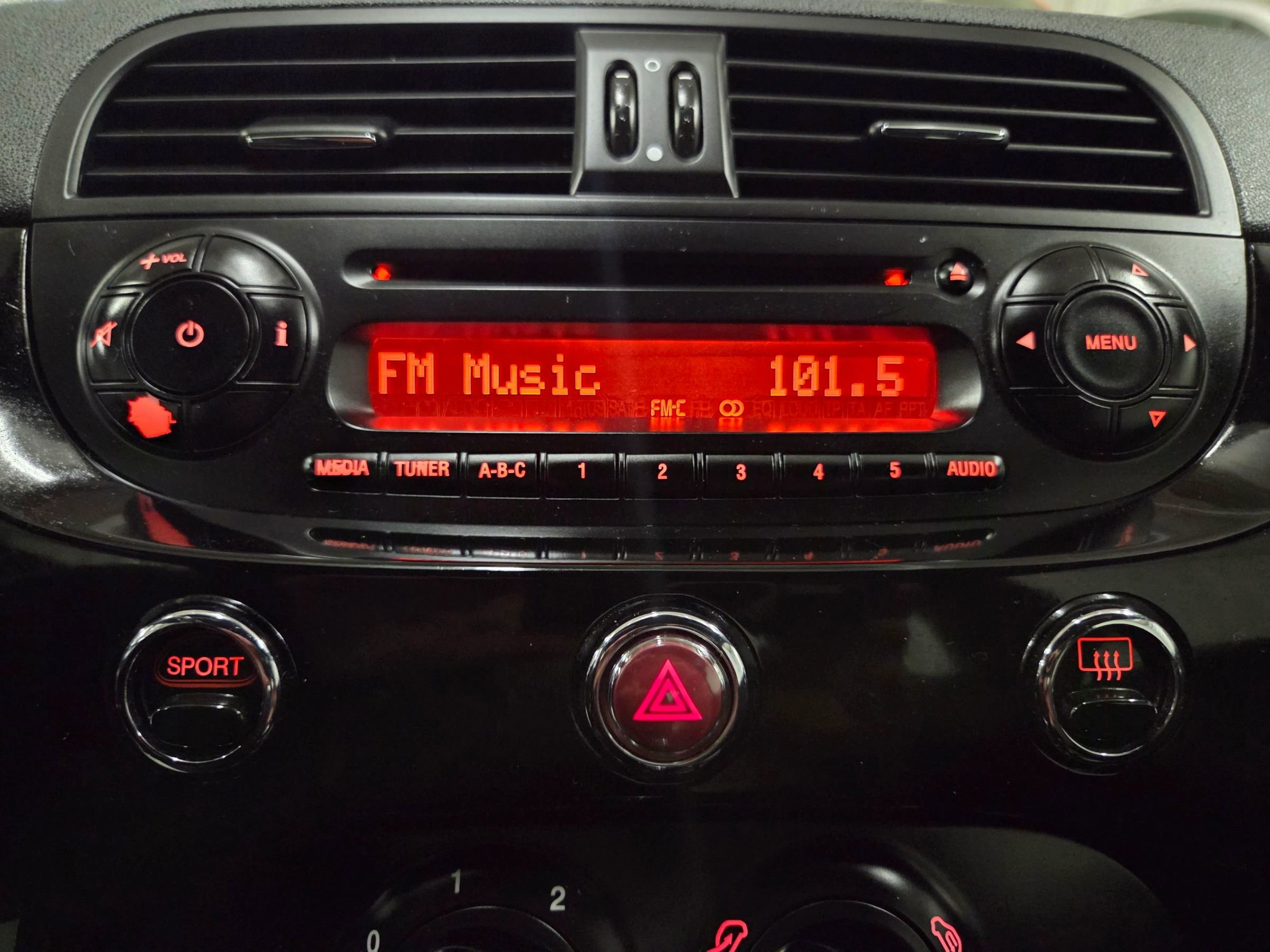 Used 2015 FIAT 500 Sport image 27