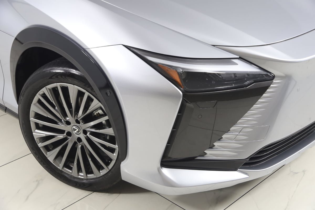Used 2023 Lexus RZ 450e Premium w/ Accessory Package (Z1) AWD/4WD image 17