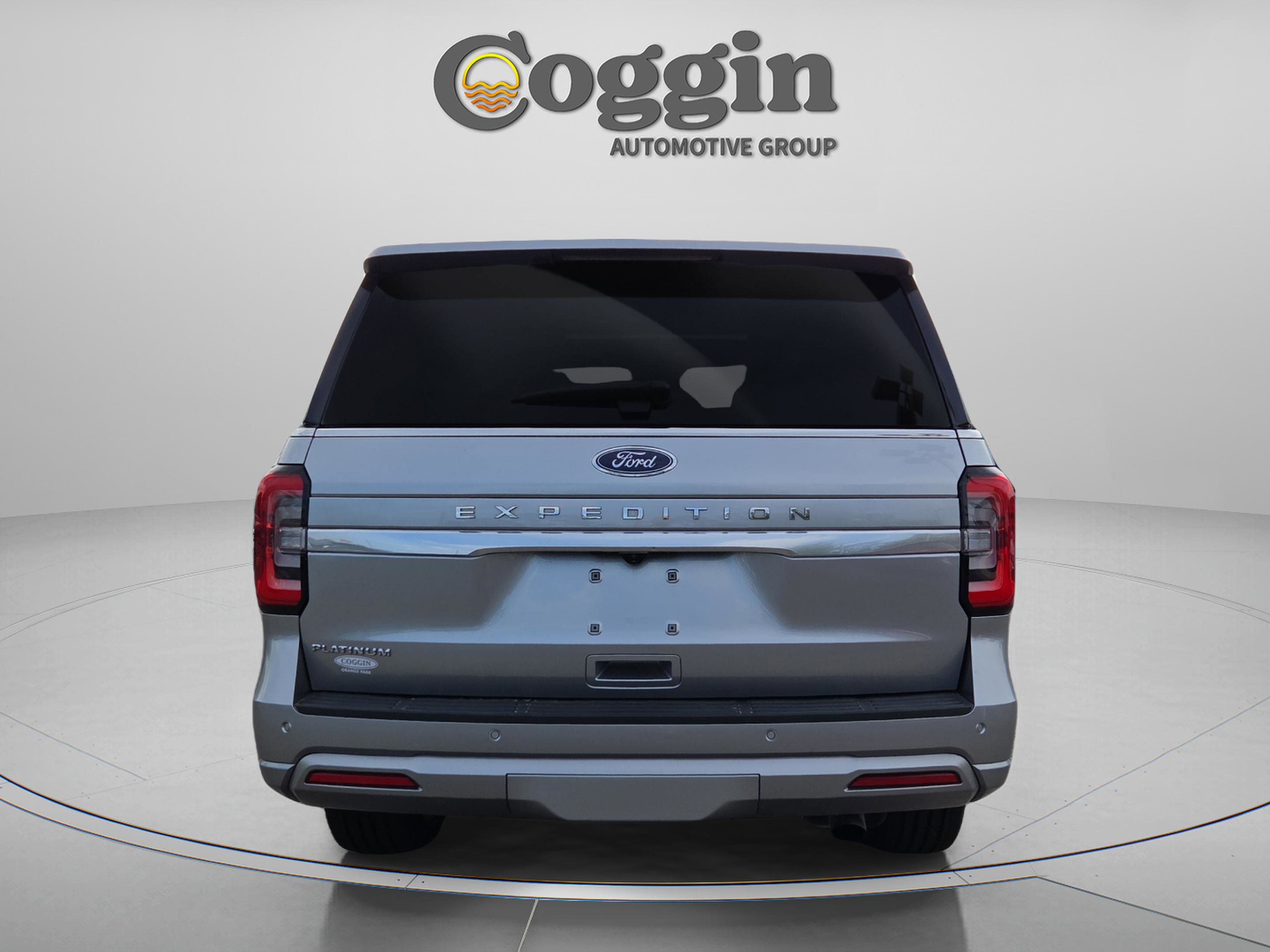 Used 2023 Ford Expedition Platinum RWD image 4