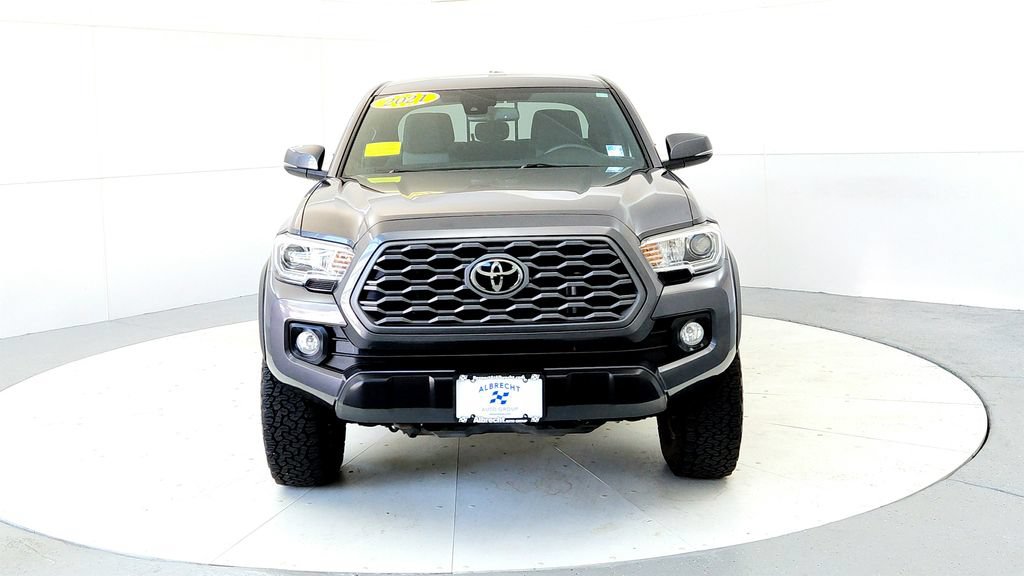 Used 2021 Toyota Tacoma TRD Off-Road w/ Technology Package AWD/4WD image 8