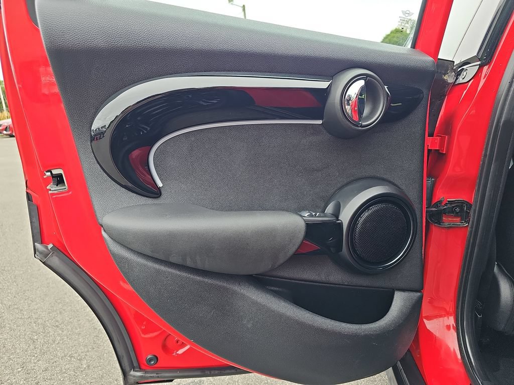 Used 2022 MINI Cooper 4-Door Hardtop FWD image 25
