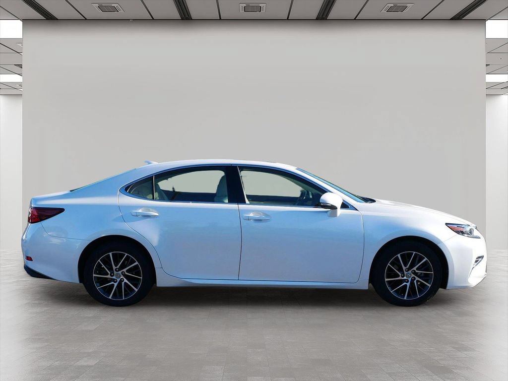 Used 2017 Lexus ES 350 w/ Premium Package FWD image 7