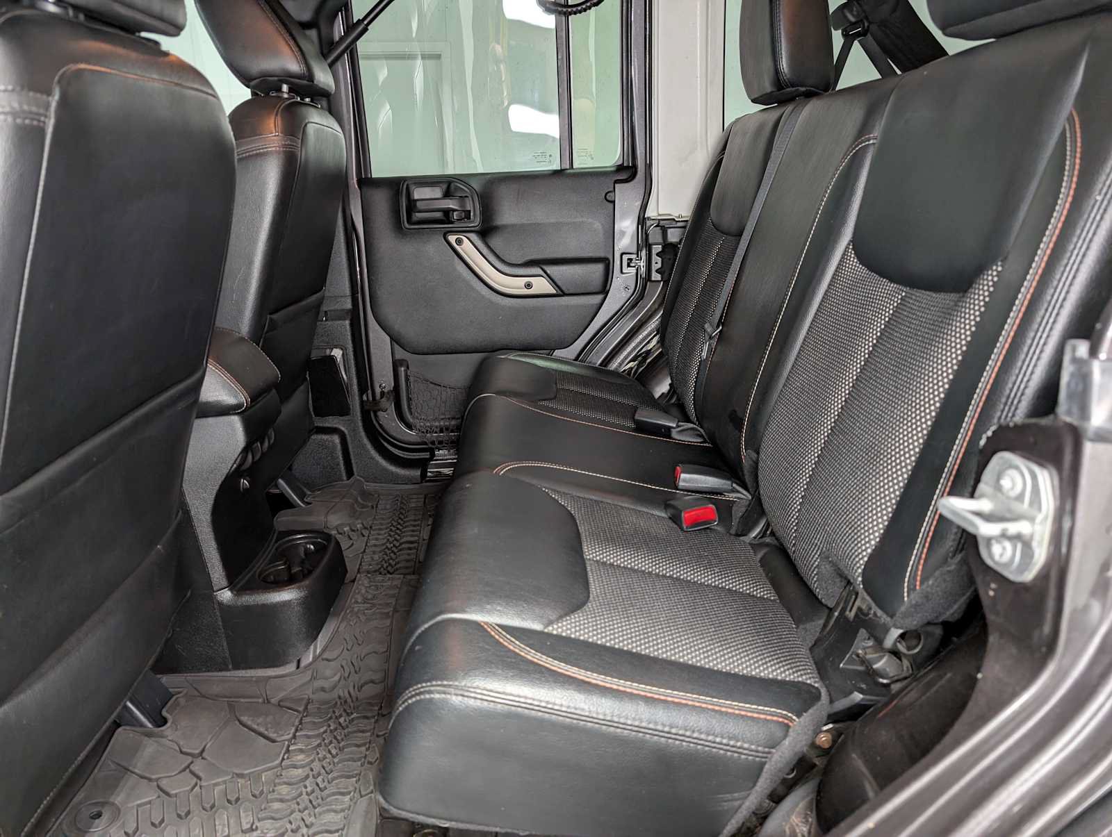 Used 2016 Jeep Wrangler Unlimited Sahara AWD/4WD image 22