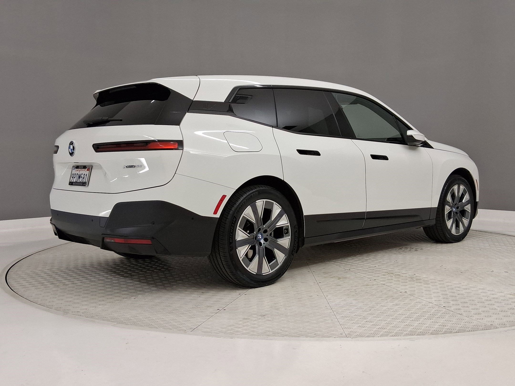 Certified 2023 BMW iX xDrive50 w/ Convenience Package image 7