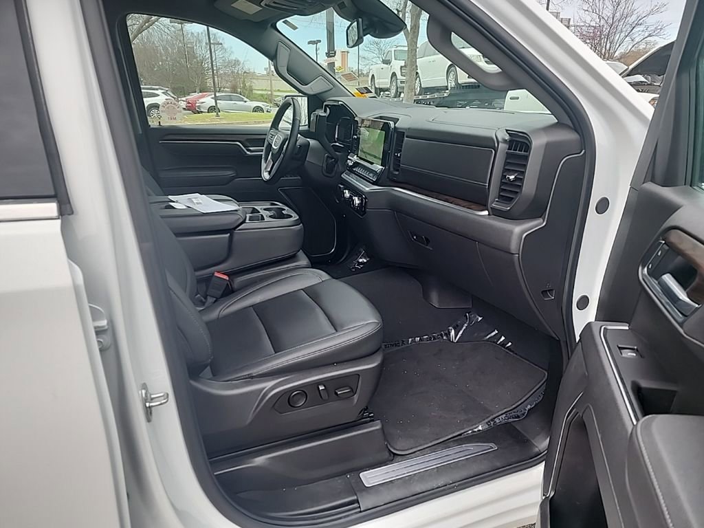 Used 2025 GMC Sierra 1500 SLT image 15