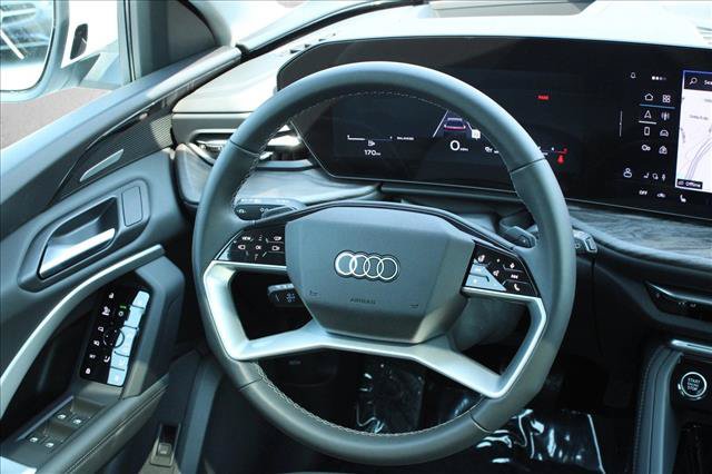 Used 2025 Audi Q5 Premium Plus w/ Premium Plus AWD/4WD image 22