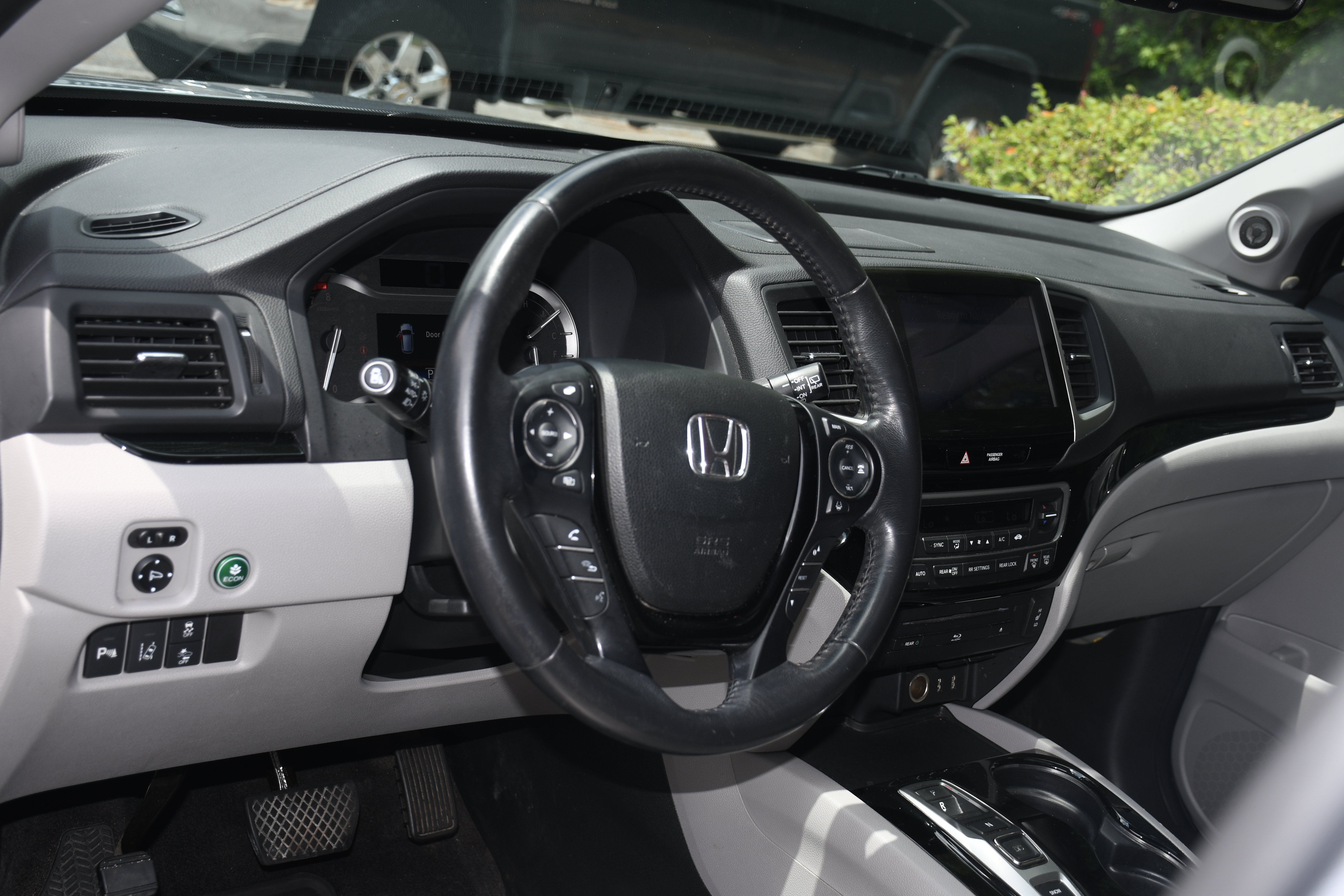 Used 2017 Honda Pilot Touring image 9