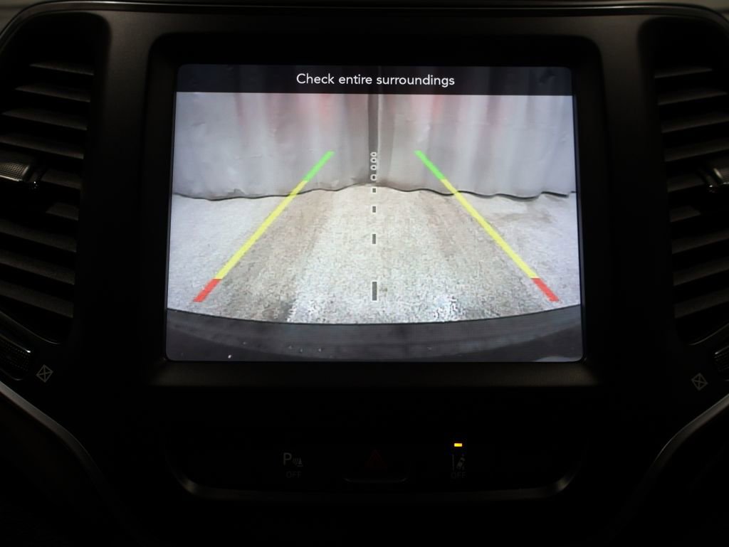 Certified 2021 Jeep Cherokee Latitude Lux w/ Comfort/Convenience Group image 32